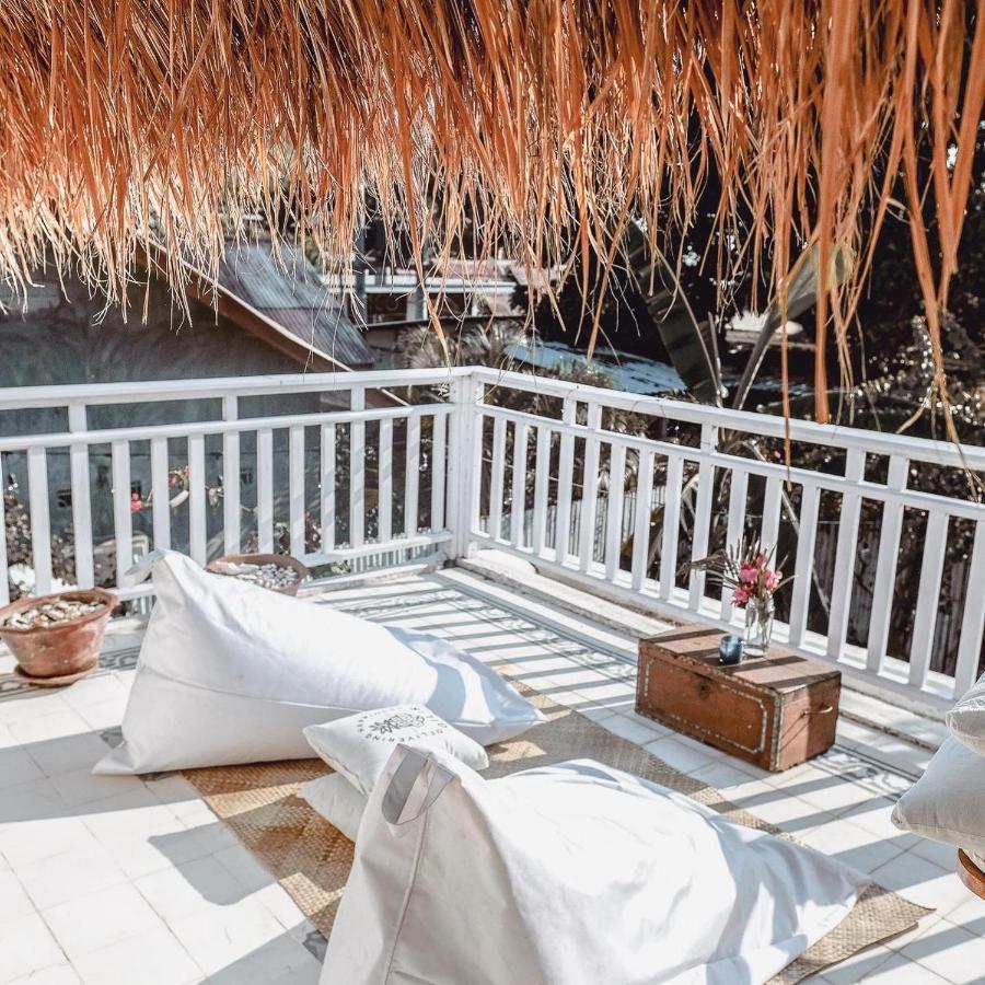Family Villa Gili Trawangan Exterior photo